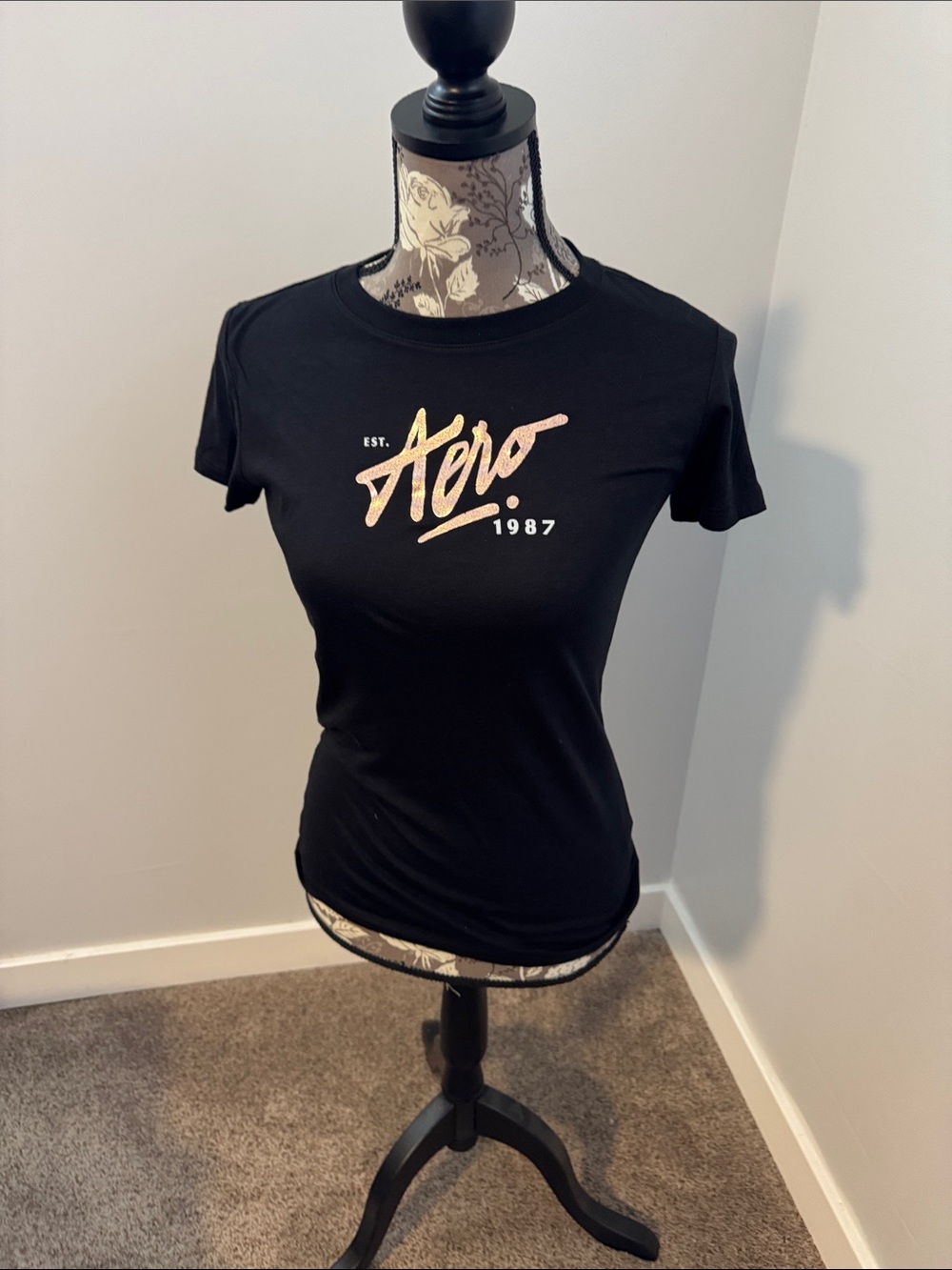Aeropostale Black Short Sleeve Tee with Metallic Gold Script